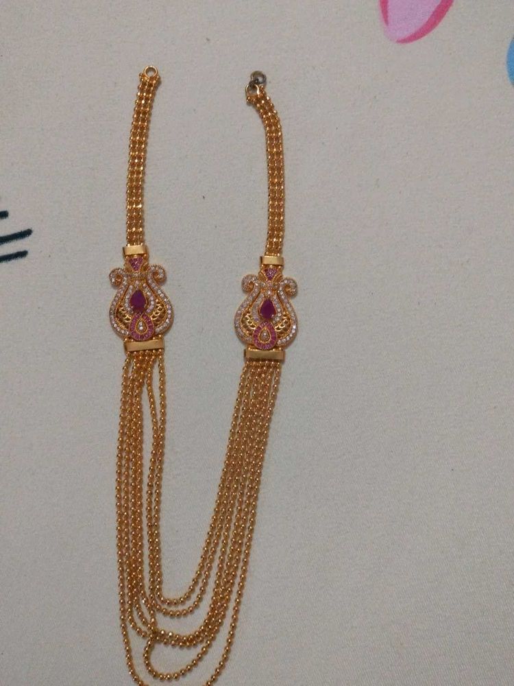 Elegant Gold-Toned Maang Tikka Set