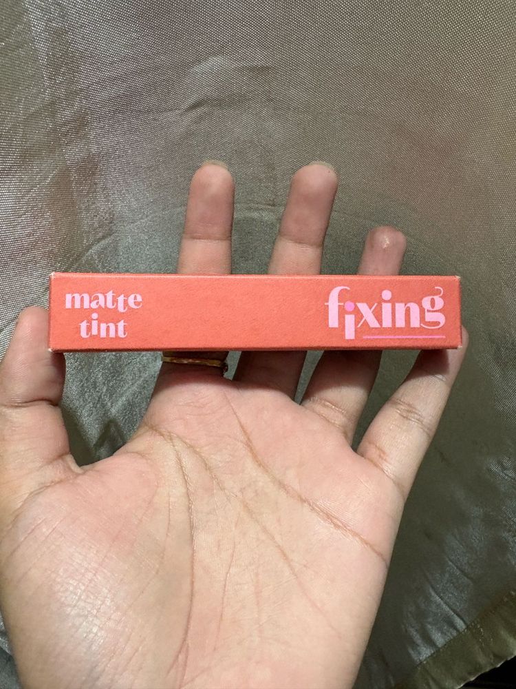 Fixing Matte Tint Lipstick