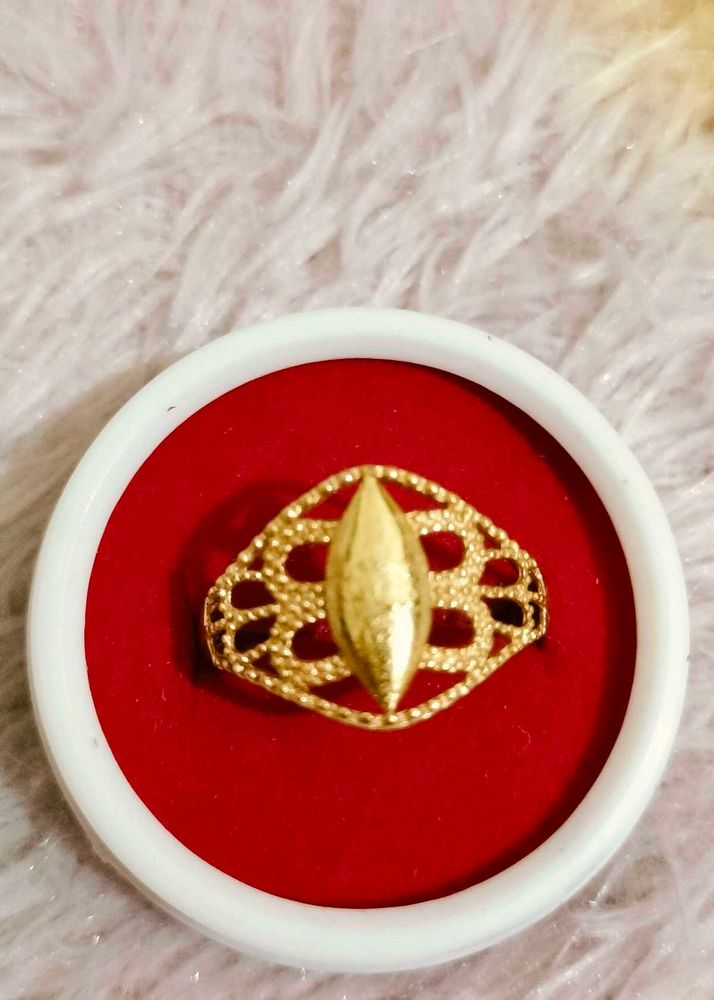 Elegant Gold Tone Ring