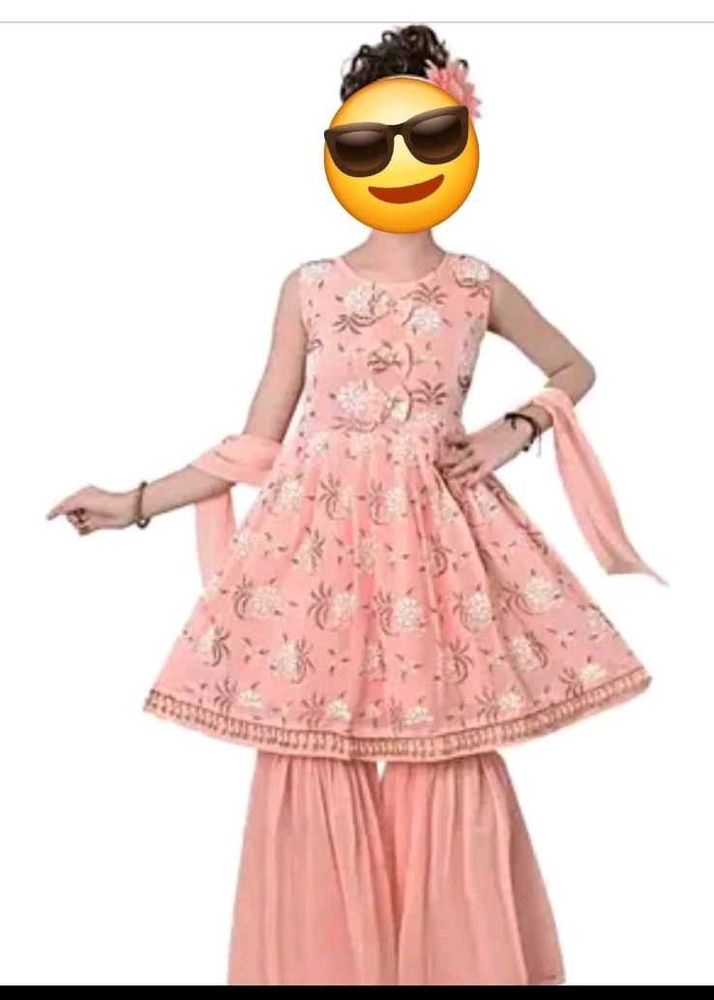 Beautiful Peach Floral embroidered Kurta Set