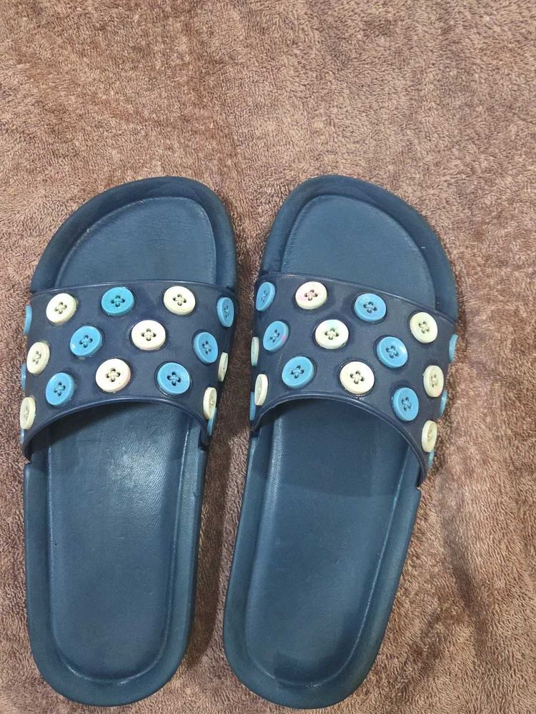 Cute Button Detail Flip Flops