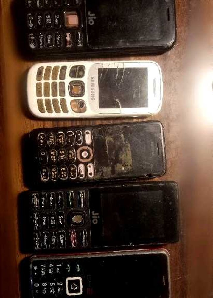 Bundle of 5 Vintage Feature Phones