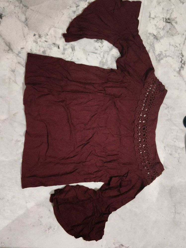 A maron cute regular top