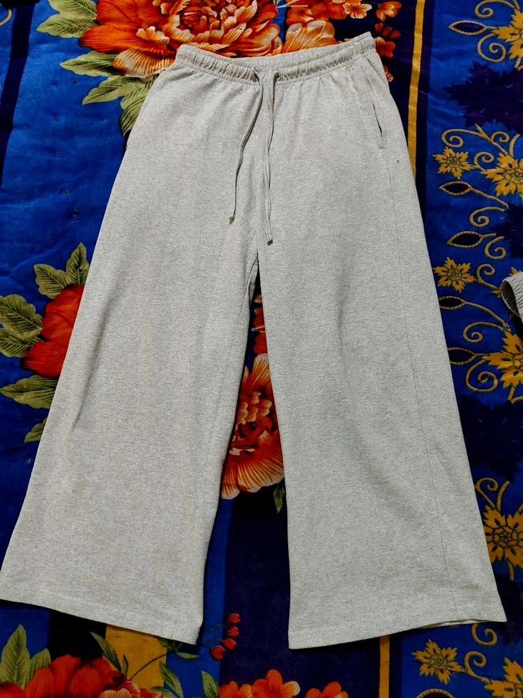 Comfortable Grey Wide-Leg Sweatpants