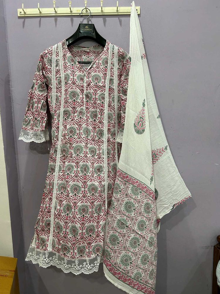 Printed Kurti with Dupatta