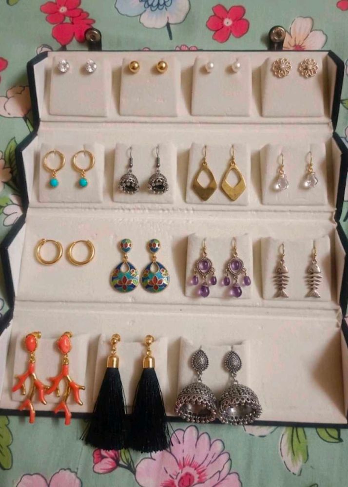 Women's  13 pair earings jewellery box