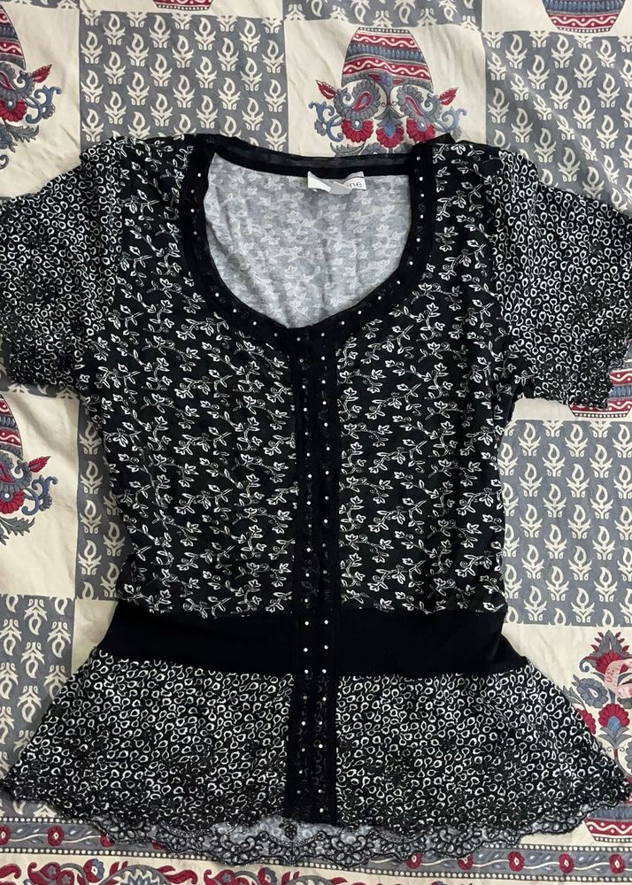 Black pattern vintage top