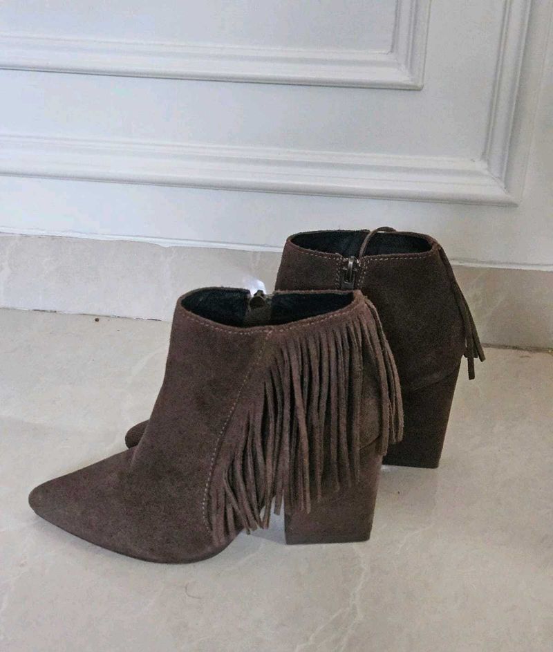 Suede fringe olive-brown heel boots