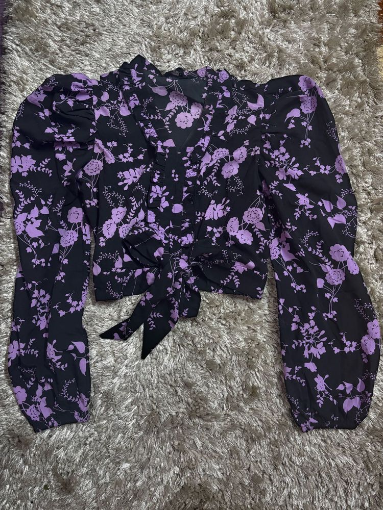 Chic Floral Print Tie-Front Top