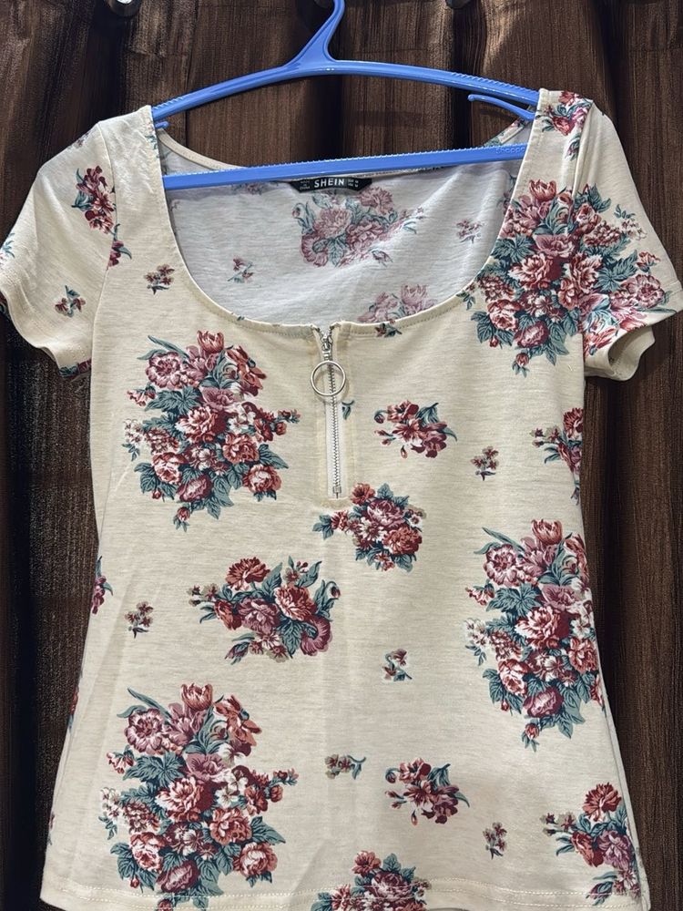 Floral Print Zip Neck Top