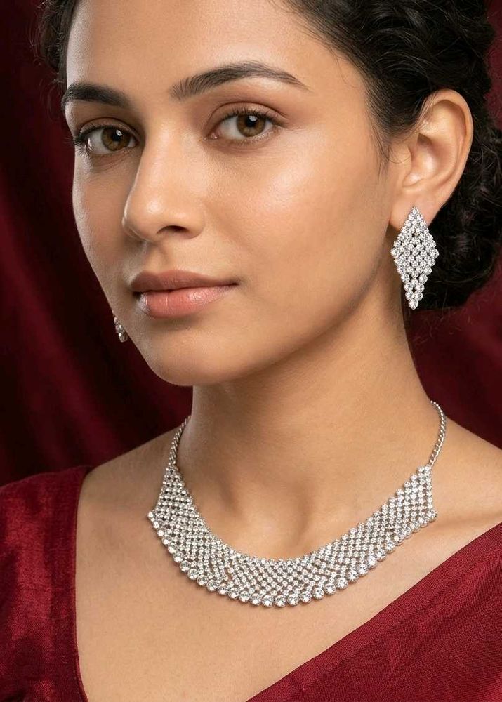 Elegant Rhinestone Necklace and Earring Set