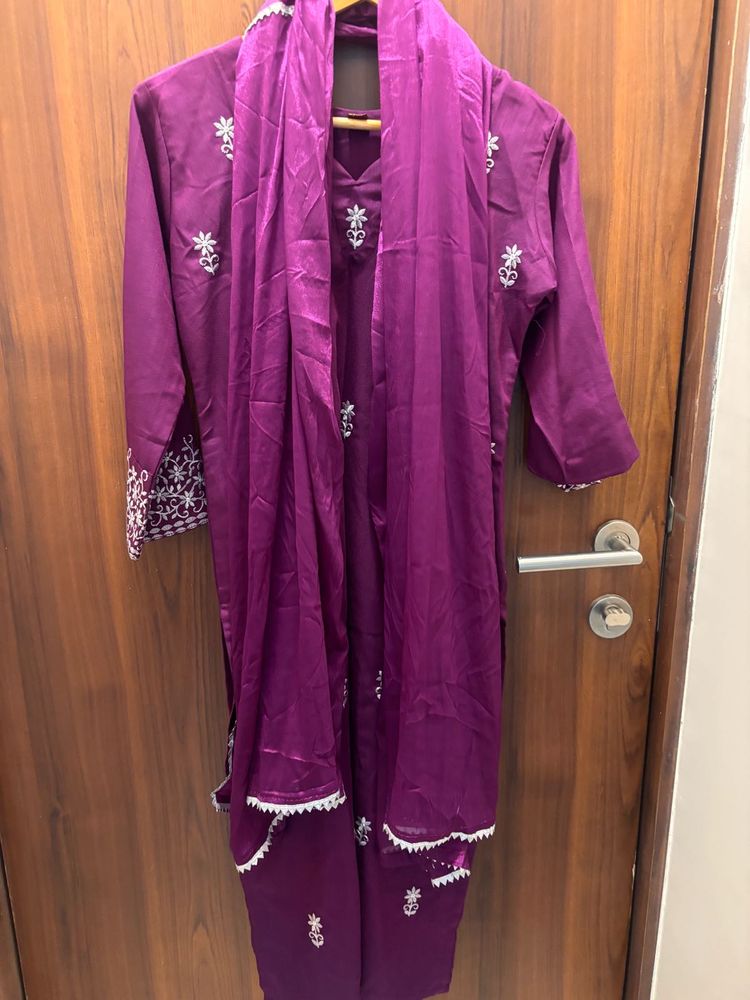 Elegant Purple Embroidered Kurta Set