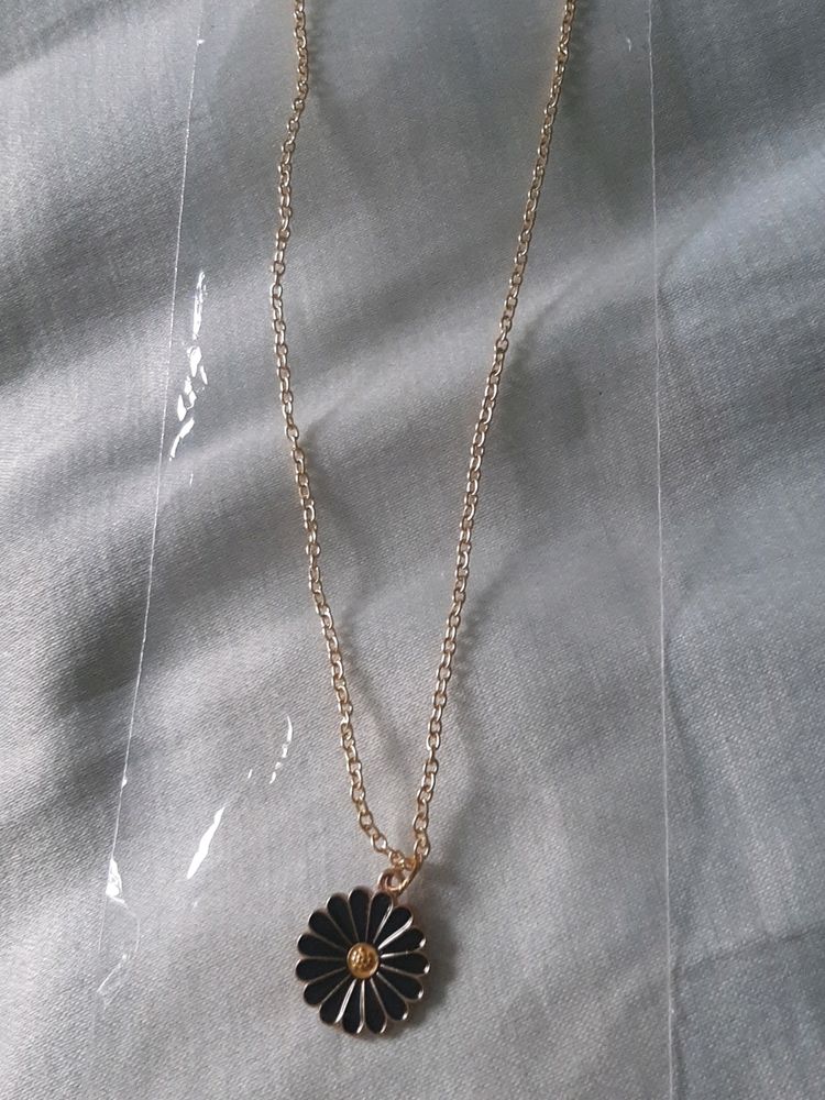Neck Piece Black Gold Polished