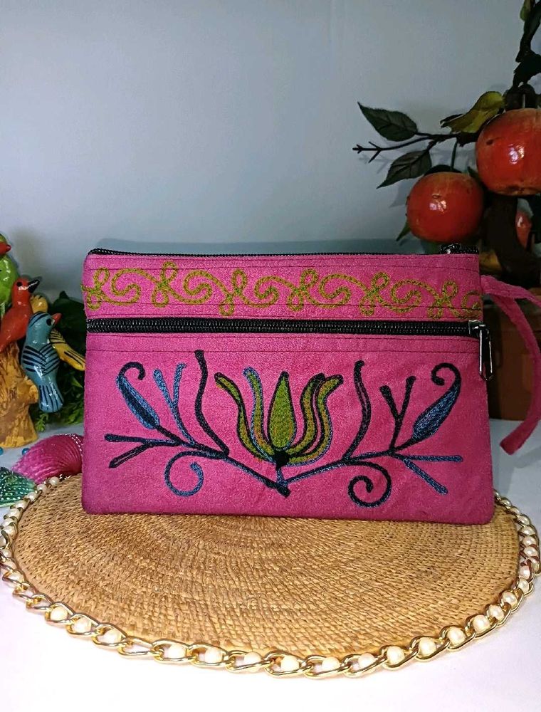 Embroidered Pink Hand Pyrse