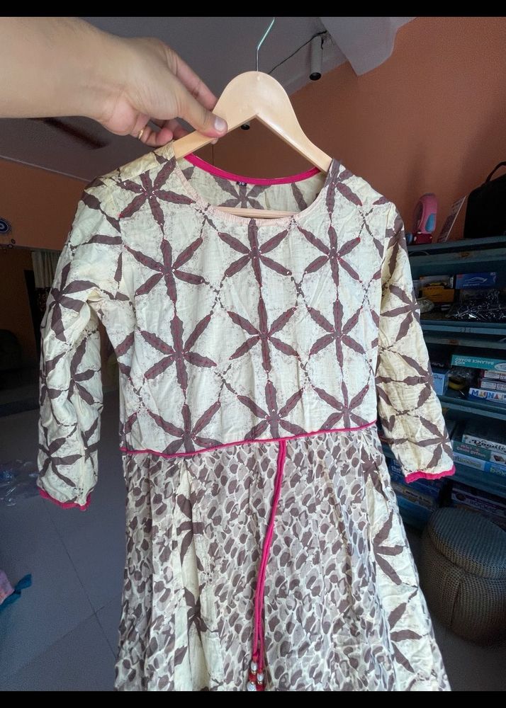 Cream &amp; Brown Printed Kurta Set