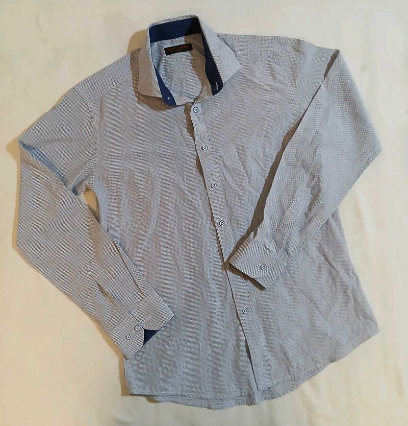 Men's Light Blue Patterned Button-Down Shirt