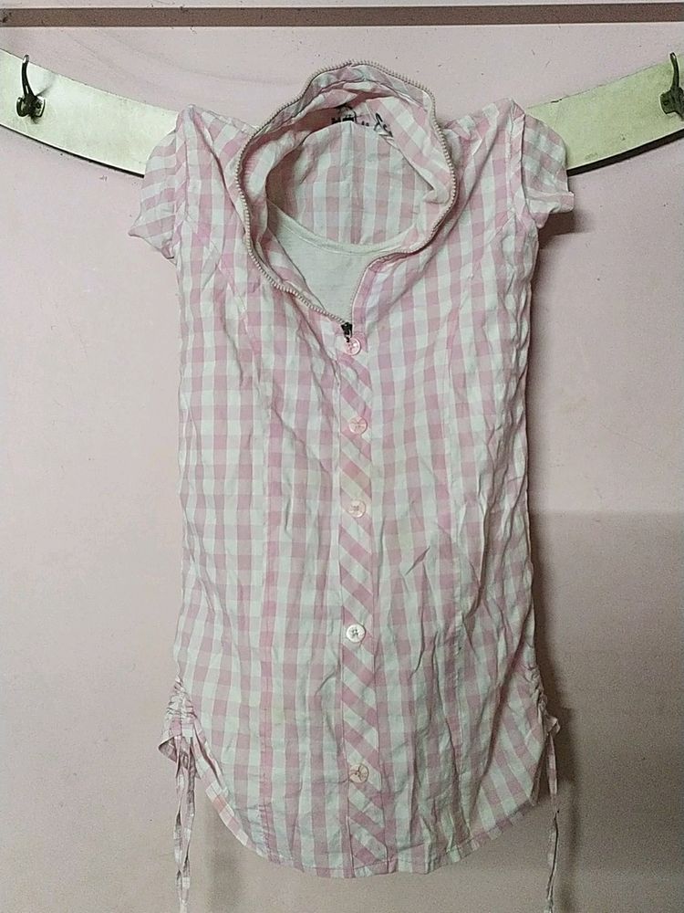 Checked atlomst knee length top with beautiful neck model and zip
