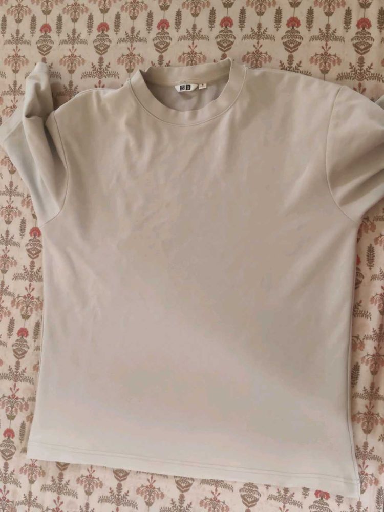 Uniqlo Beige Mock Neck T-Shirt