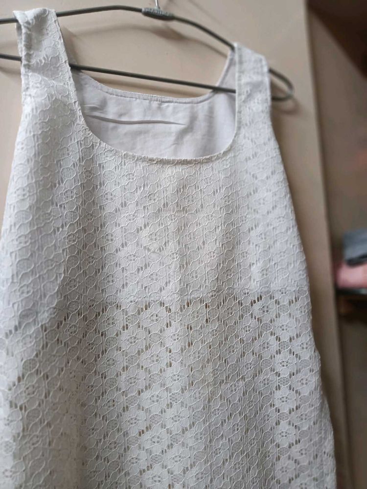 Elegant White Lace Sleeveless Blouse