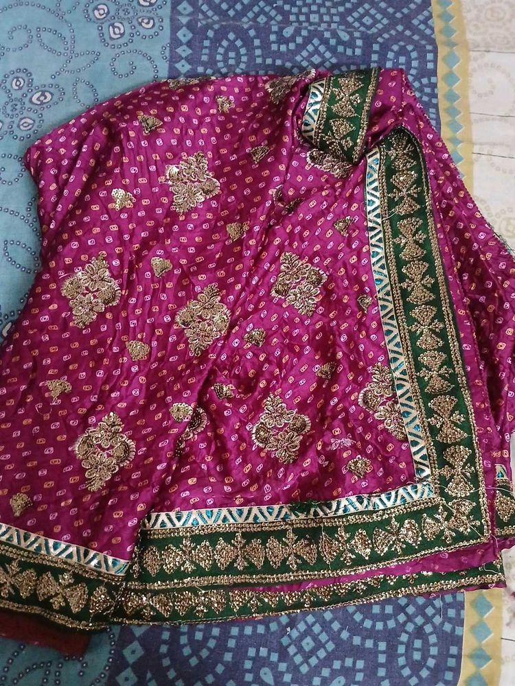 Gorgeous Magenta Bandhani Saree