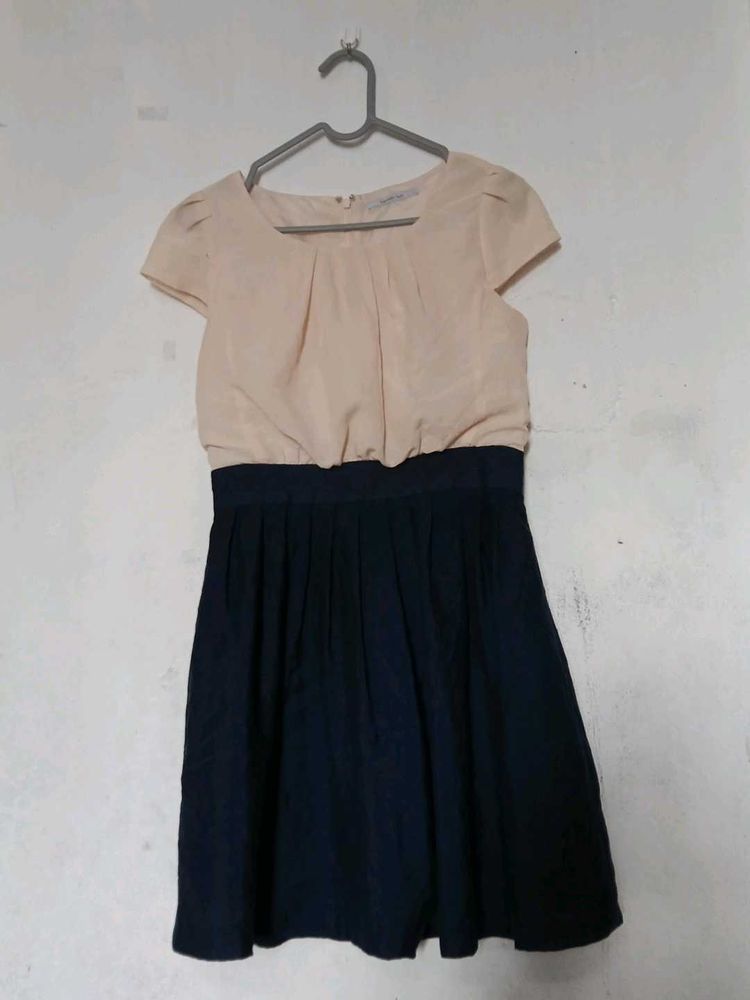 Chic Two-Tone Dress