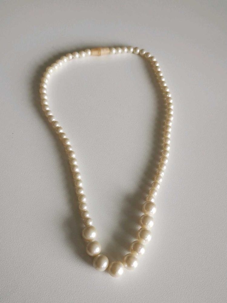 Classic Pearl Necklace