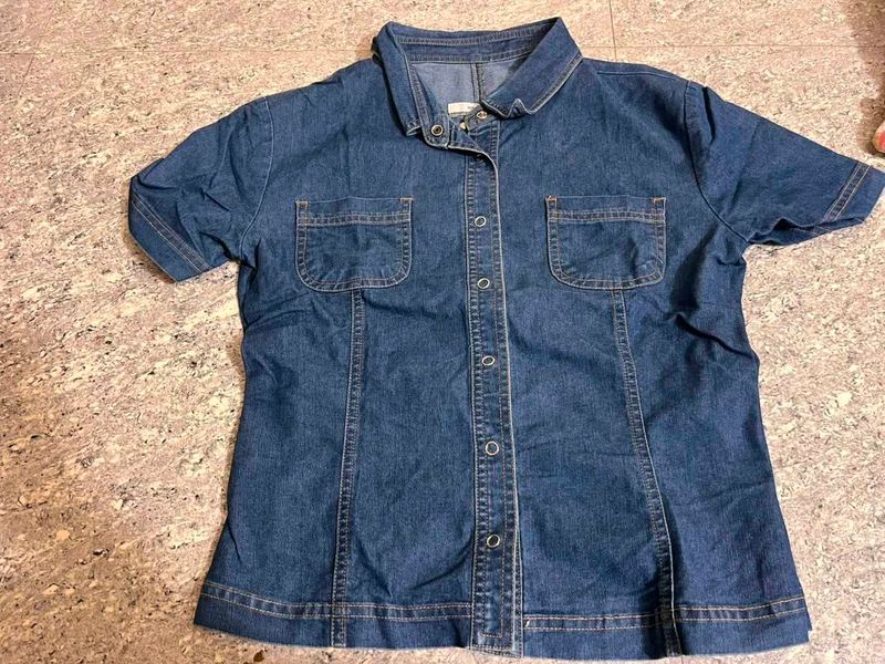 Classic Denim Short-Sleeve Shirt