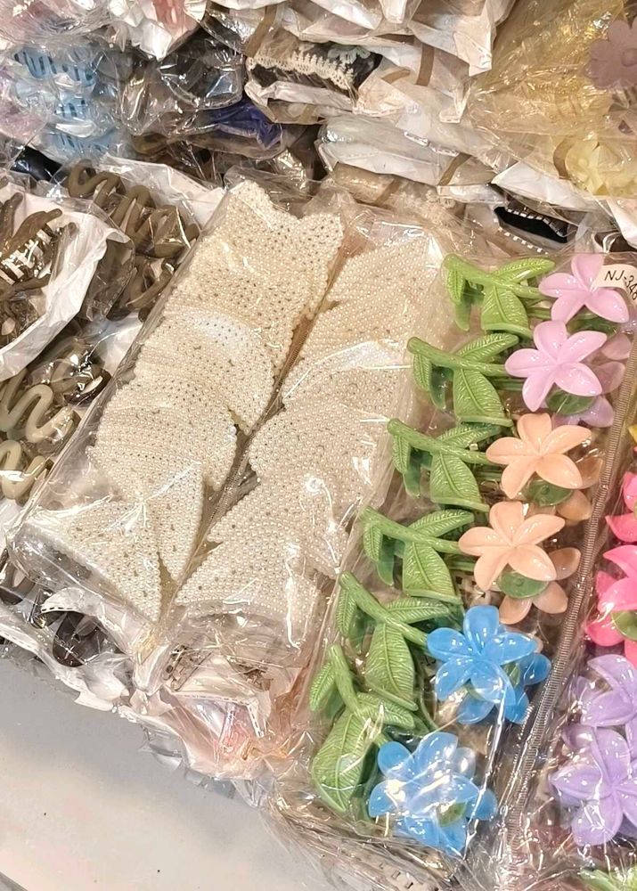 Assorted Pearl &amp; Flower Hair Clips Set