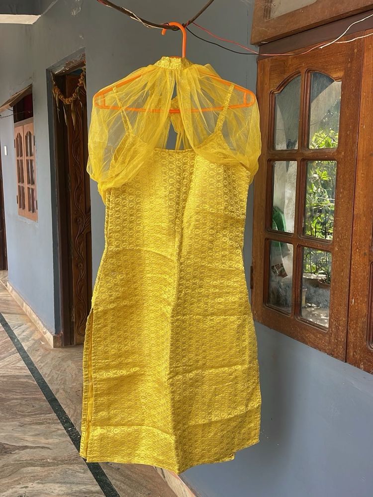 Indowestern Haldi outfit With detachable Cape😇