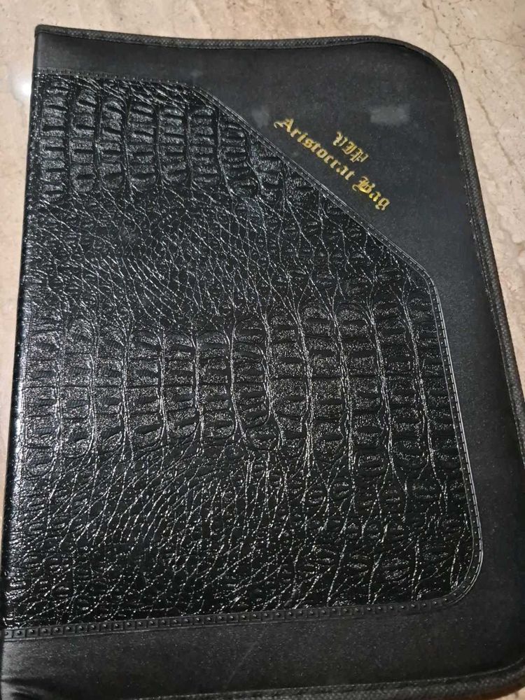 Elegant Black Aristocrat Bag folder