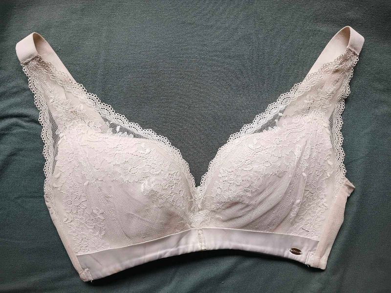 Off White Padded Lace Bra