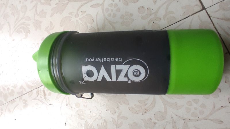 Oziva Shaker