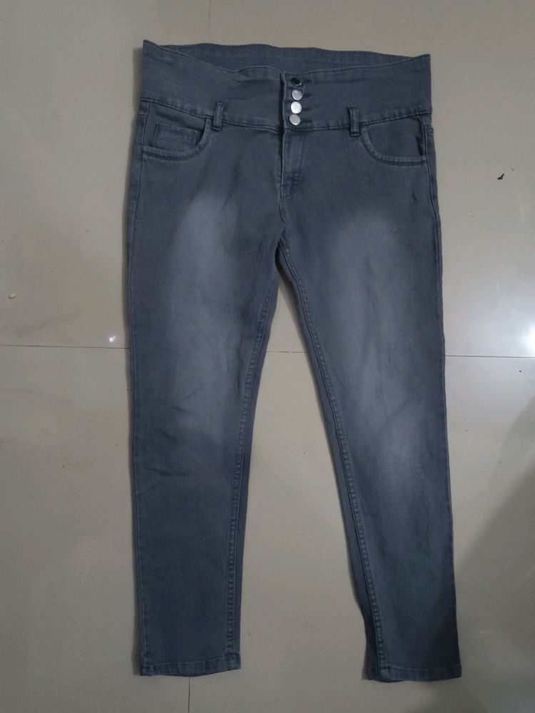 Gray High-Waisted Jeans