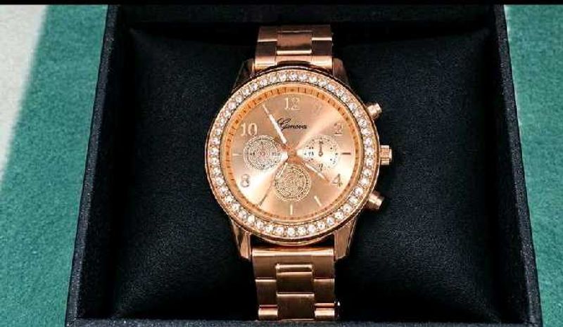 Offer 🎉🎉🎉 Rose Gold Geneva watc