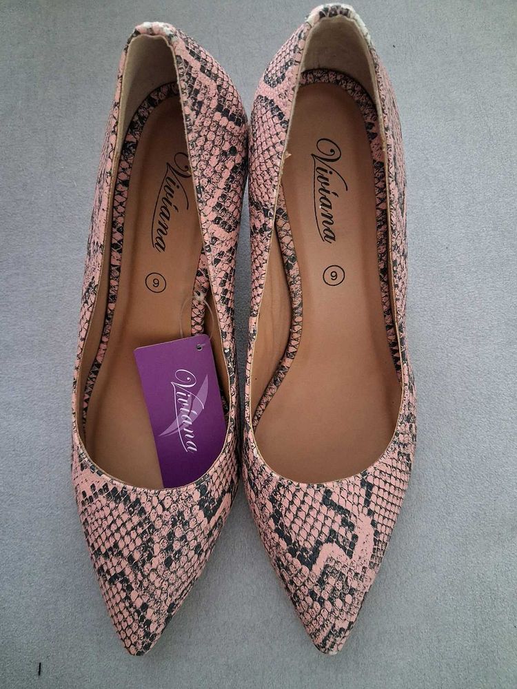 Chic Pink Snake Print heels