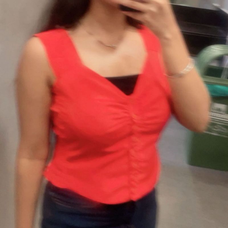 Chic Red Ruched Sleeveless Top