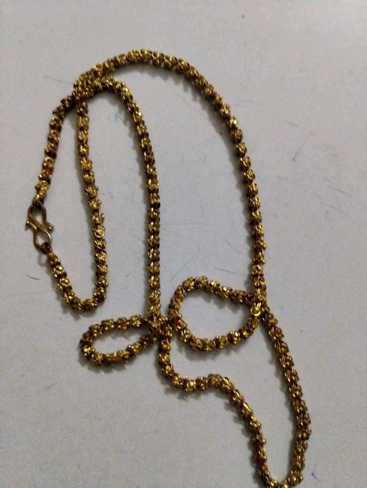 Elegant Gold Chain Necklace