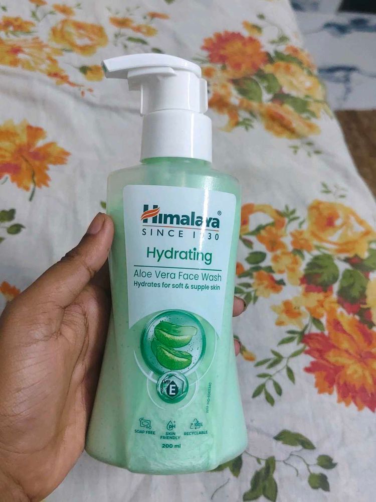 Himalaya Hydrating Aloe Vera Face Wash