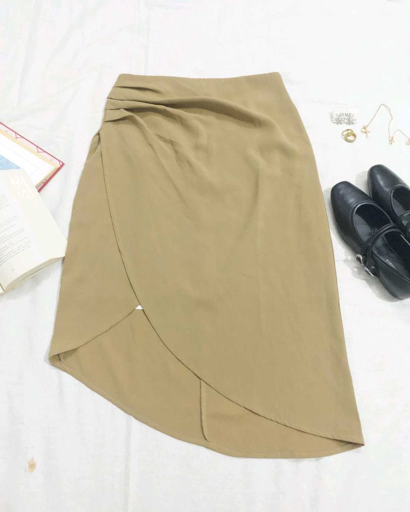 Elegant Ruched Midi Skirt