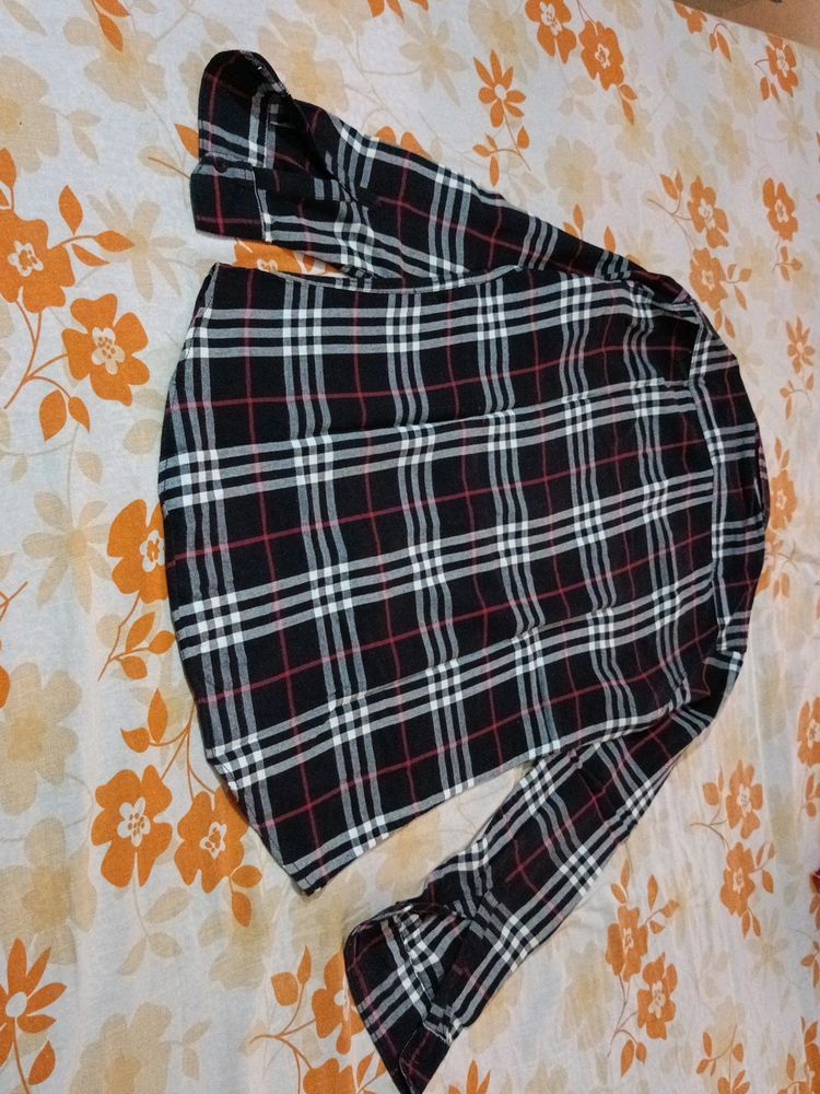 Black Men M Size Shirt Very Good Condition