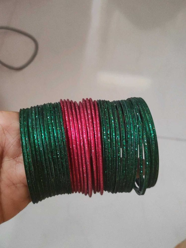 Sparkling Green &amp; Red Bangles Set