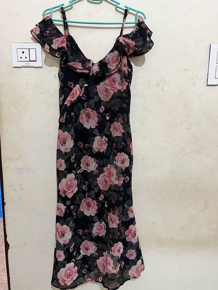 Chic Floral Off-Shoulder Midi Dress