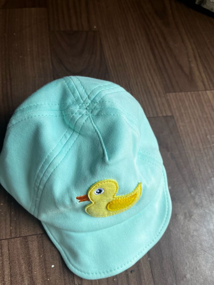 Combo 3pieces (Cap Mint Green Upto 4months,2bibs