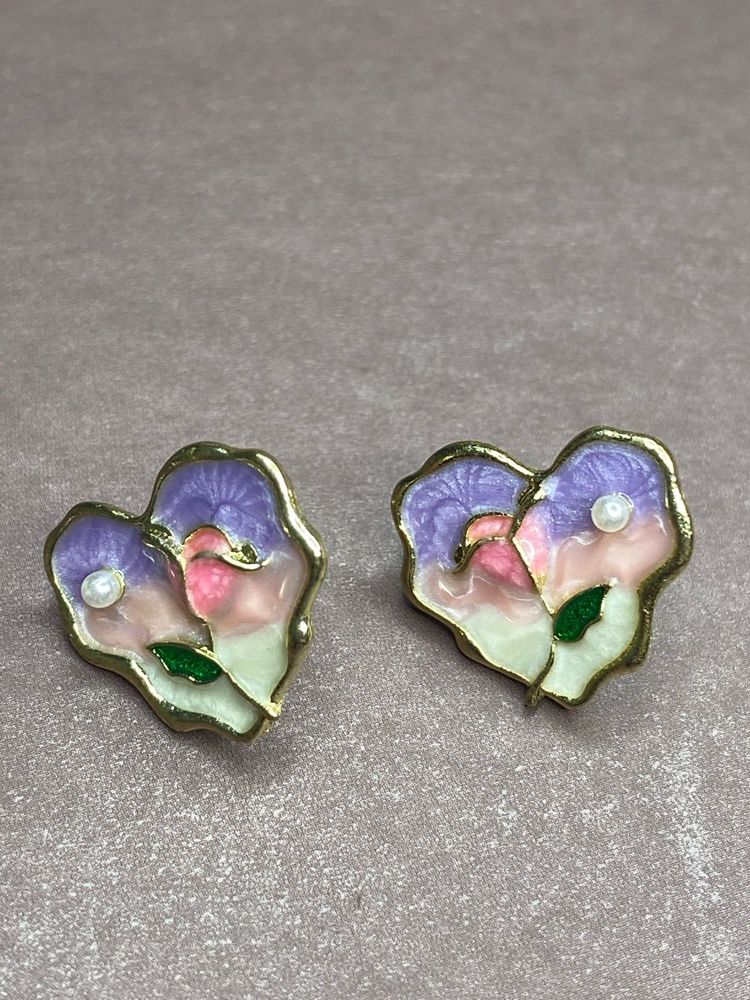 ENAMEL Floral Heart Stud Earrings
