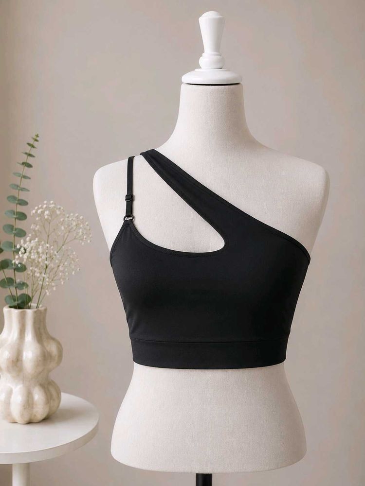 Stylish Black One-Shoulder Sports Bra