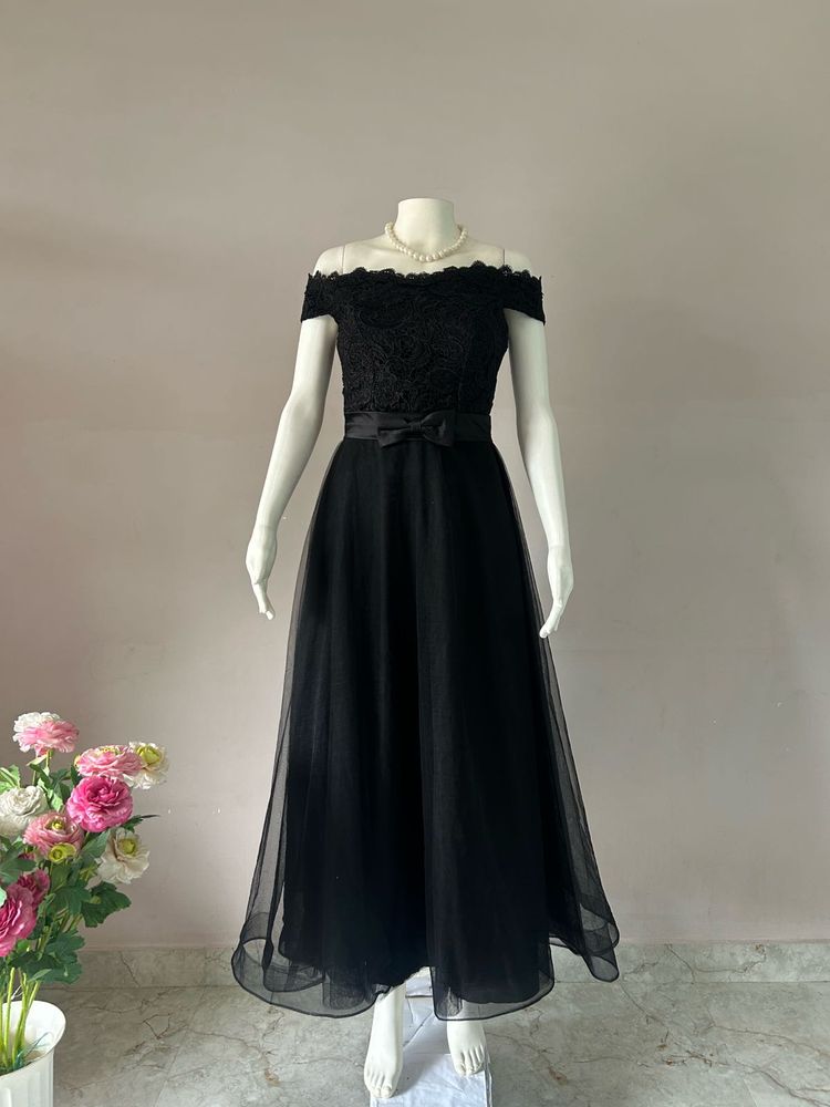 Elegant Off-Shoulder Black Lace Dress