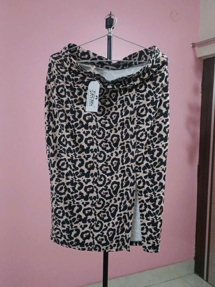Leopard Print Pencil Skirt with Slit