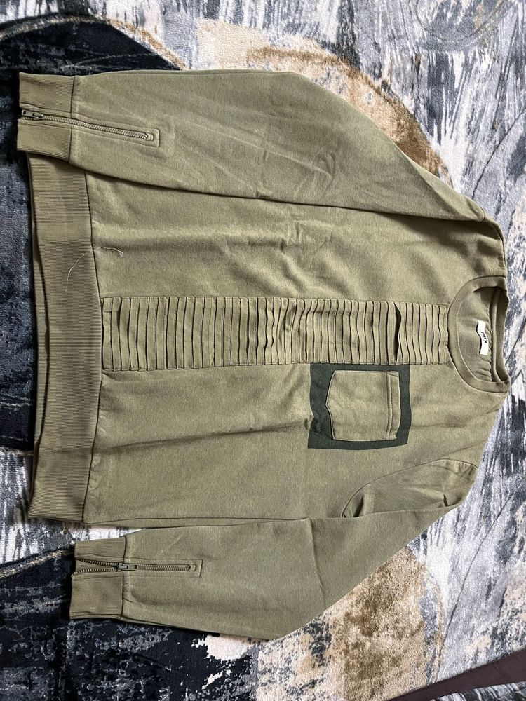 Olive Green Pullover Sweatshirt