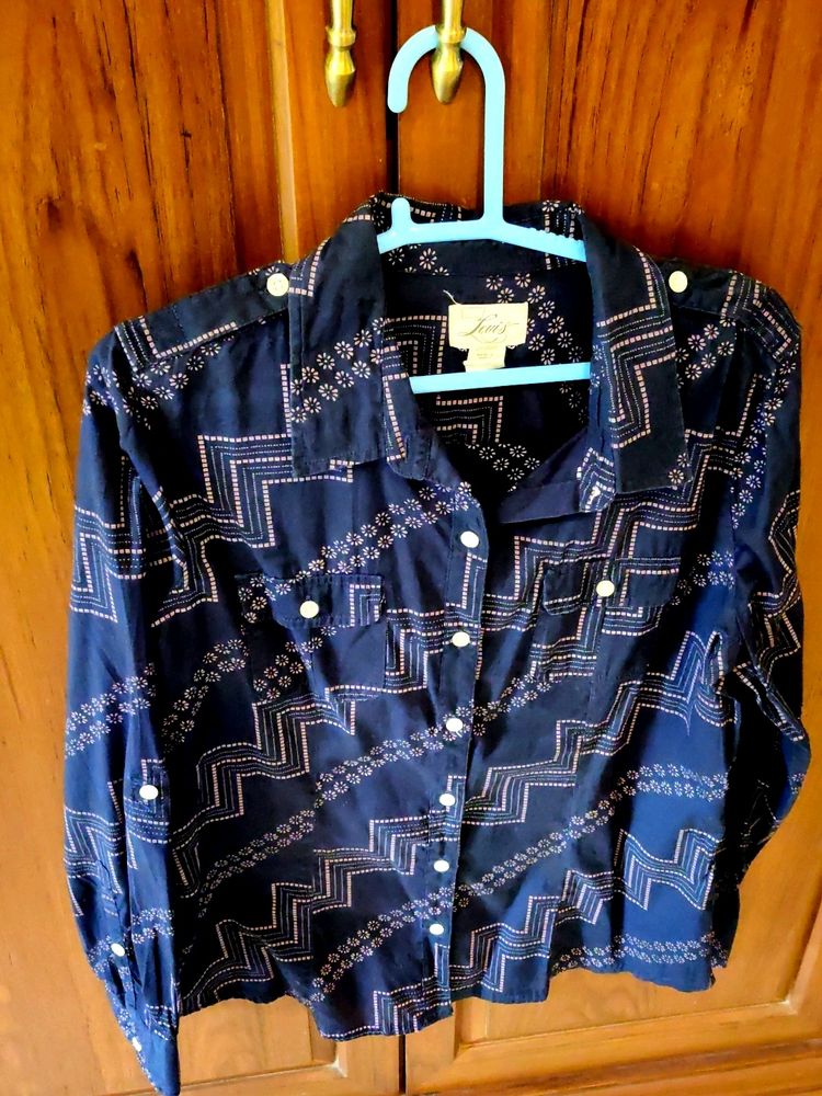 Gorgeous Levi's Brand L Size Nevi Blue Shirt