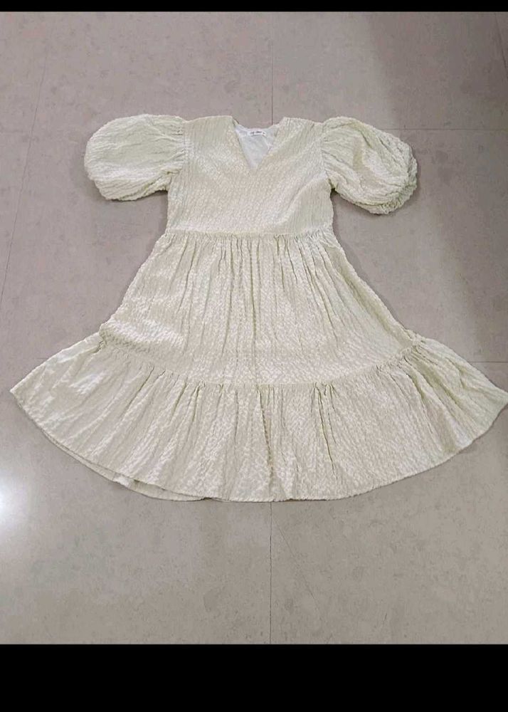 Chic Puff Sleeve Tiered Dress